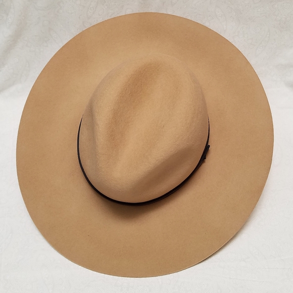 Neiman Marcus Accessories - Neiman Marcus Fedora Hat